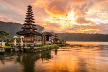 UBUD – LOVINA — Java y Bali