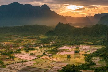 Vang Vien — Laos en Tren