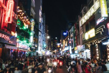 HUE – HO CHI MINH — Súper Vietnam y Con Dao