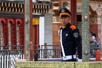 Agente Trafico, Thimphu — Fascinante Sikkim y Bután