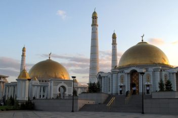 Ashgabat, Tukmenistán — Encantos de Uzbekistán y Turkmenistán