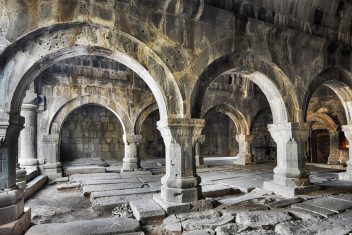 Monasterios de Sanahin, Armenia — Países del Cáucaso