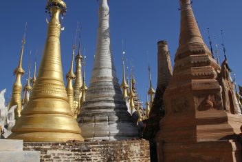 Pagodas de Kakku — Myanmar con Phuket y Bangkok